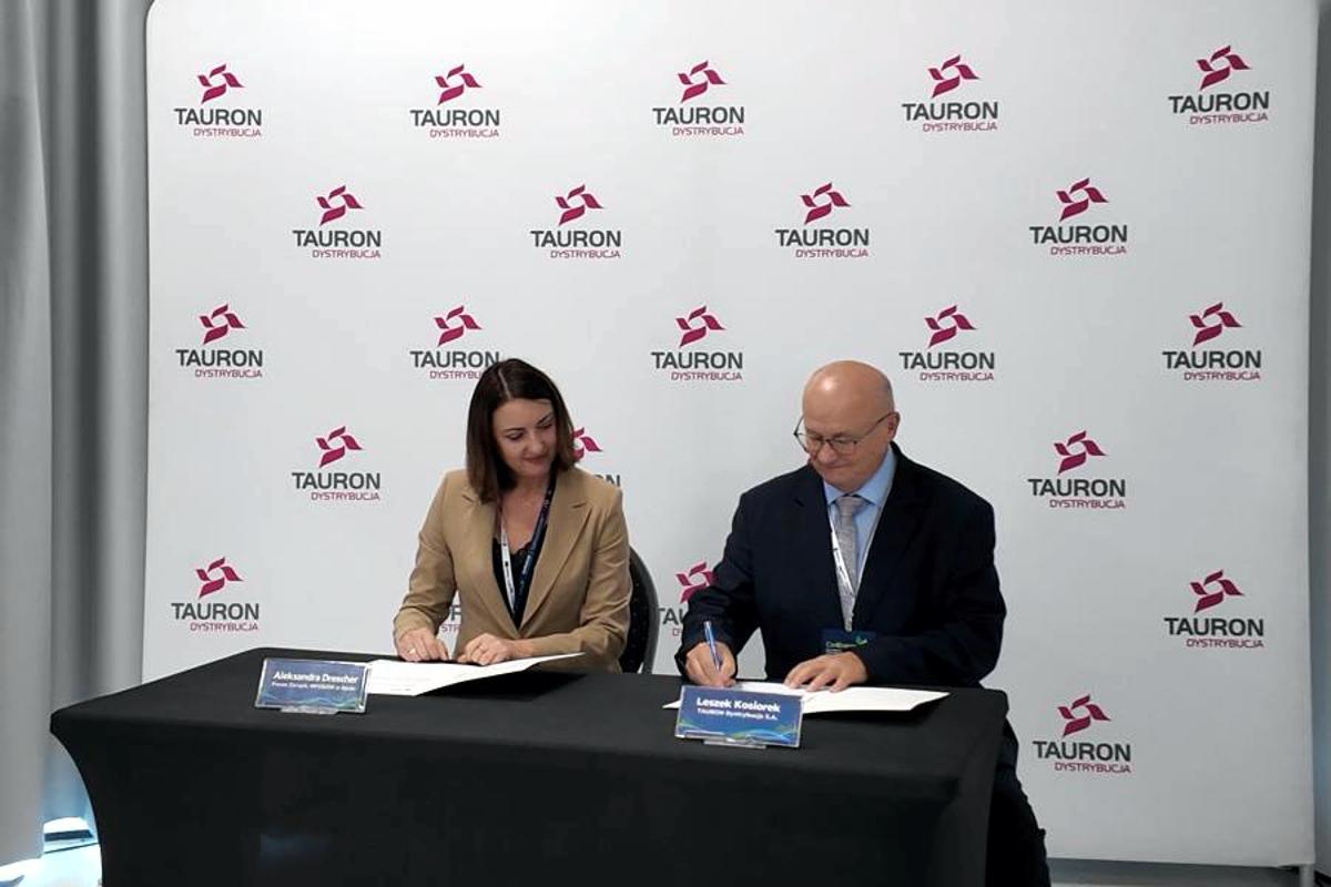 TAURON Dystrybucja oraz Wojewódzki Fundusz Ochrony Środowiska i Gospodarki Wodnej w Opolu podpisały porozumienie o współpracy w obszarze społeczności energetycznych.