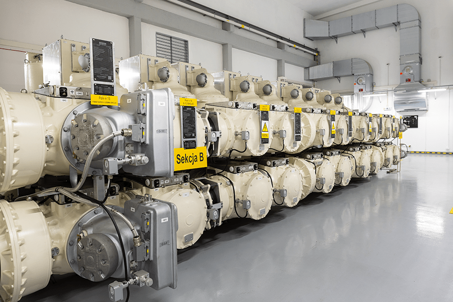 Przebudowa stacji Czechnica obejmuje m.in. budowę 22-polowej rozdzielni wnętrzowej 110 kV w technologii GIS, ale również rozdzielni wnętrzowej 20 kV oraz nowych stanowisk transformatorowych 110/20kV.