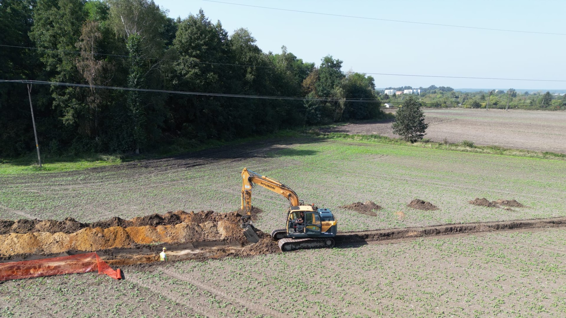 1.	TAURON Dystrybucja otworzyła kolejną inwestycję: liczącą 13 km linię kablową wysokiego napięcia (110kV) Krzywa-Bolesławiec. To najdłuższa linia kablowa wysokiego napięcia w TAURON Dystrybucji.