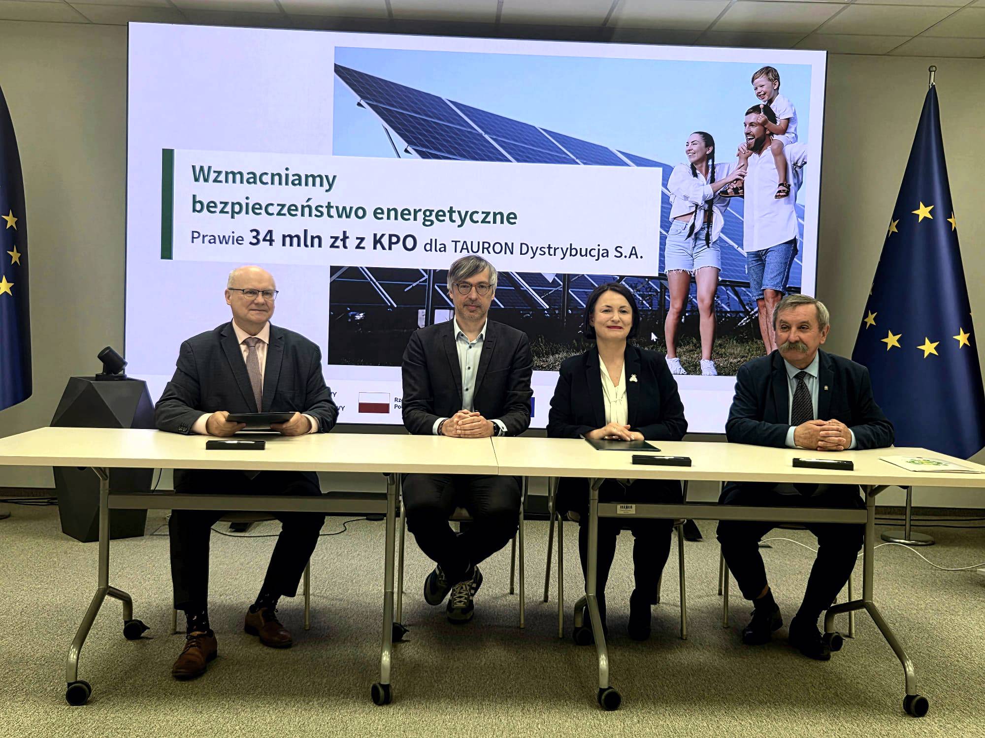 TAURON Dystrybucja zmodernizuje sieć elektroenergetyczną na terenach wiejskich. Projekt, finansowany z komponentu G „REPowerEU” w ramach KPO, obejmuje 16 zadań realizowanych w 7 oddziałach firmy.