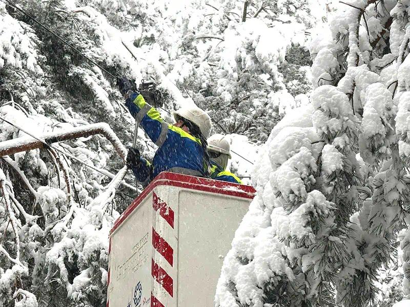 W środę wieczorem bez prądu pozostawało blisko 27 tysięcy odbiorców.